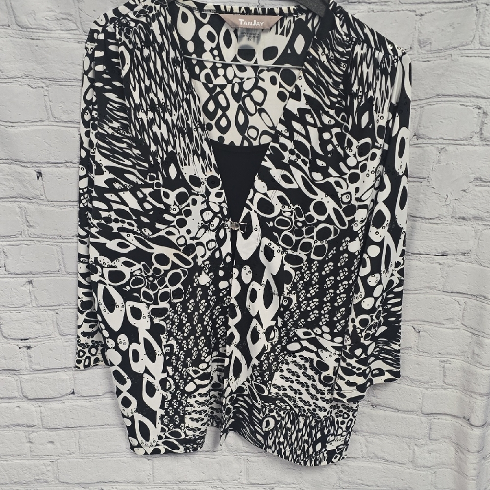 TanJay Black and White Relaxed Graphic Blouse, 1X